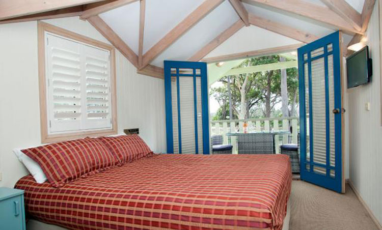 Holiday Haven Swan Lake